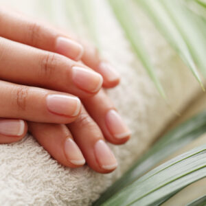 Czy sztuczne paznokcie (press on nails) są bezpieczne?